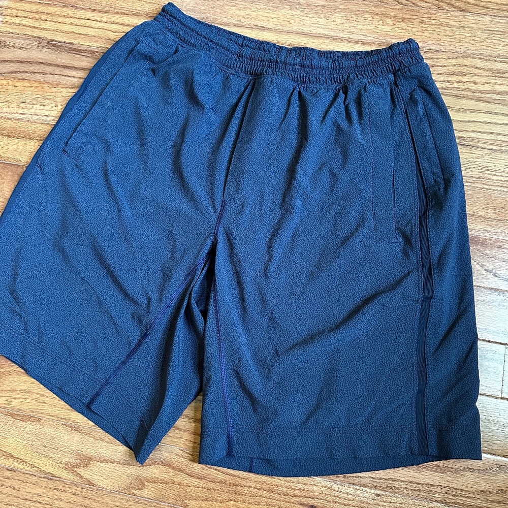 Lululemon - lined pace maker - 9"